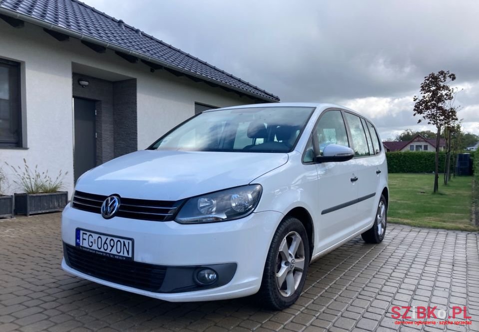 2010' Volkswagen Touran photo #1