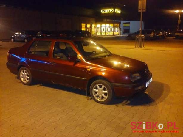 1993' Volkswagen Vento photo #1