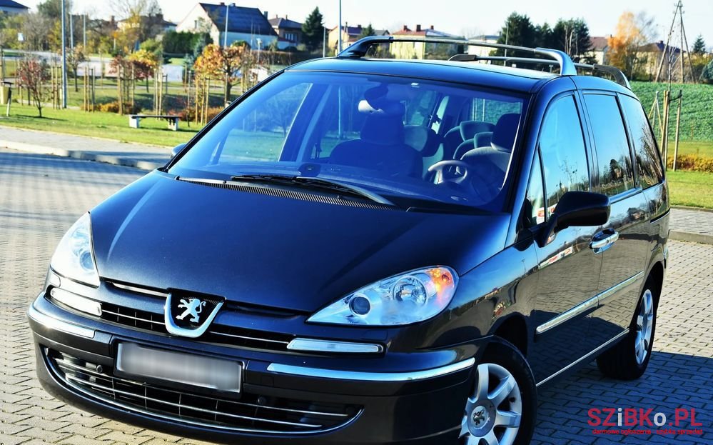 2009' Peugeot 807 2.0 Hdi Premium photo #1