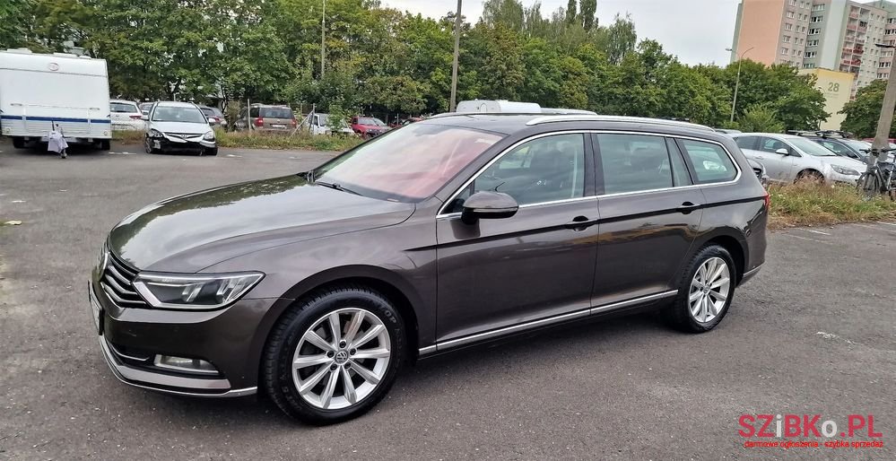 2015' Volkswagen Passat photo #5