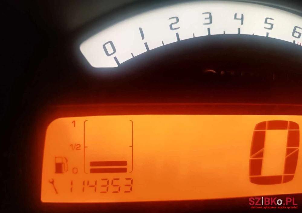 2008' Citroen C3 photo #4