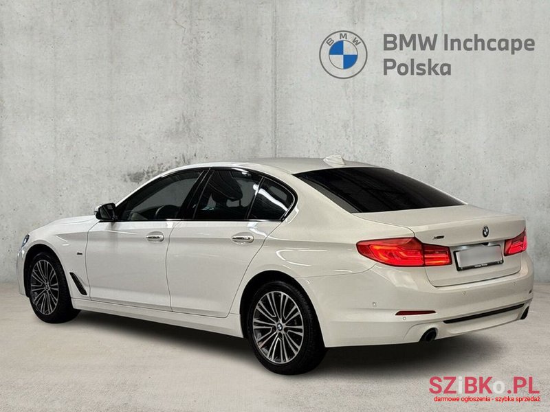 2017' BMW 5 Series photo #3