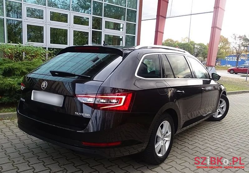 2018' Skoda Superb photo #4