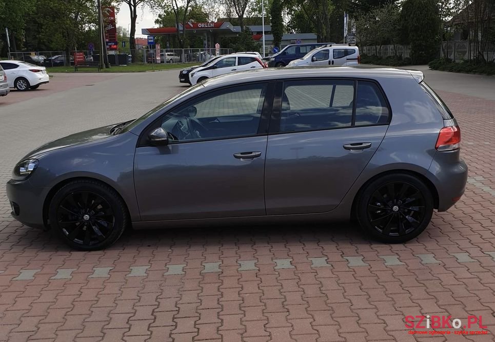 2009' Volkswagen Golf photo #3