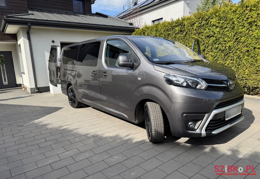2018' Toyota ProAce Verso photo #4