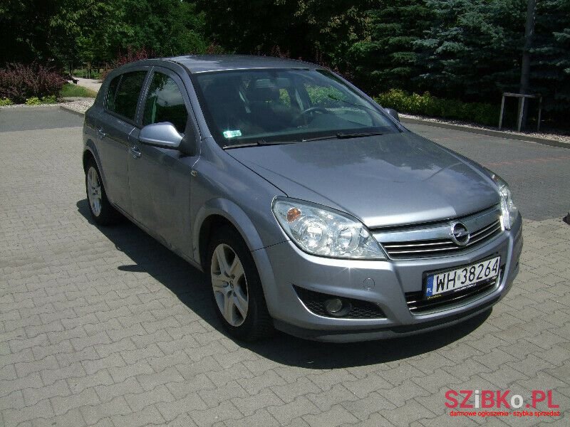 2009' Opel Astra photo #2
