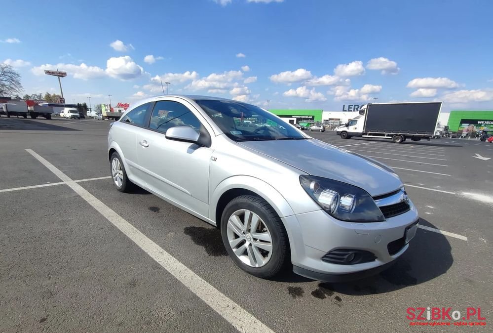 2008' Opel Astra photo #1