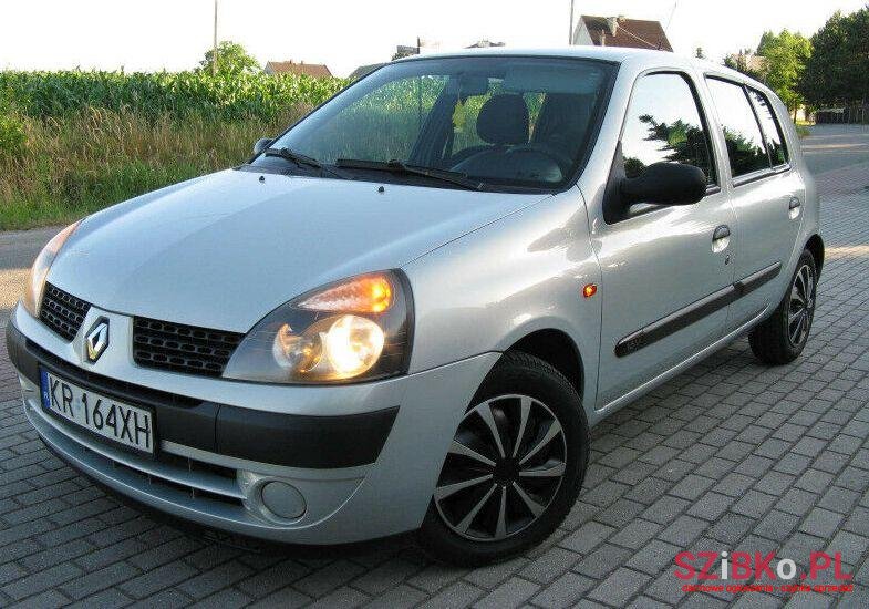 2002' Renault Clio photo #1