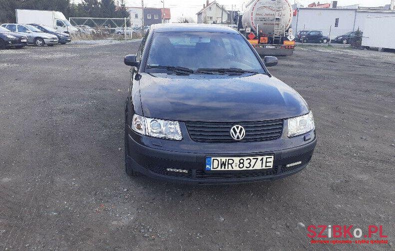 1999' Volkswagen Passat photo #1