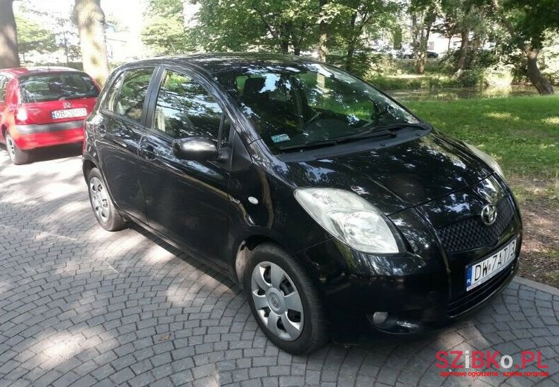 2007' Toyota Yaris photo #1