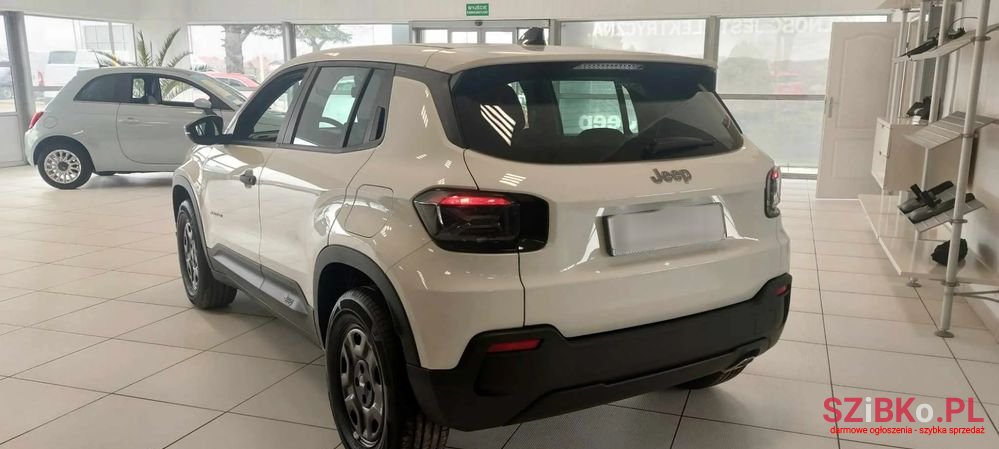 2023' Jeep Avenger photo #4