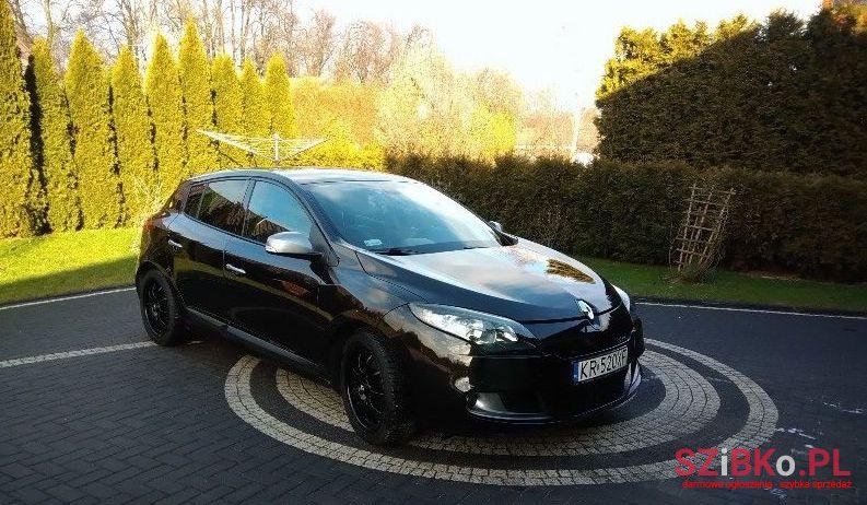 2010' Renault Megane photo #2