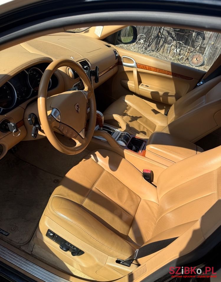 2006' Porsche Cayenne photo #6