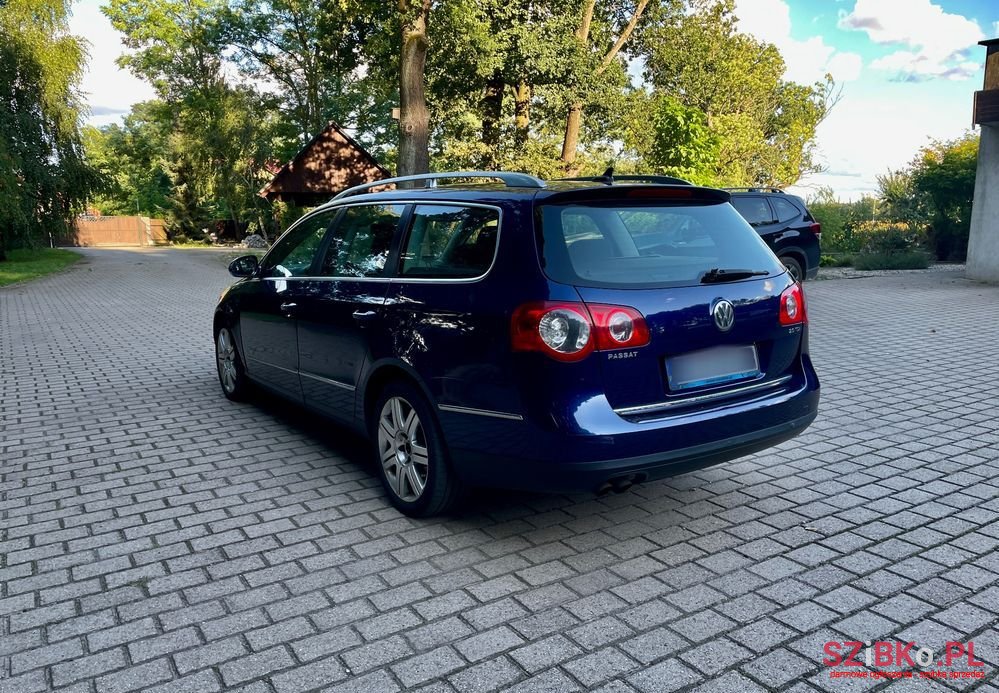 2008' Volkswagen Passat photo #2