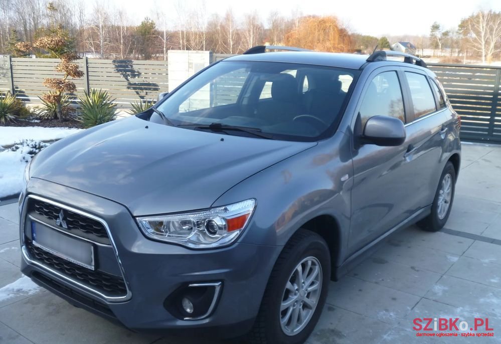 2015' Mitsubishi ASX photo #2