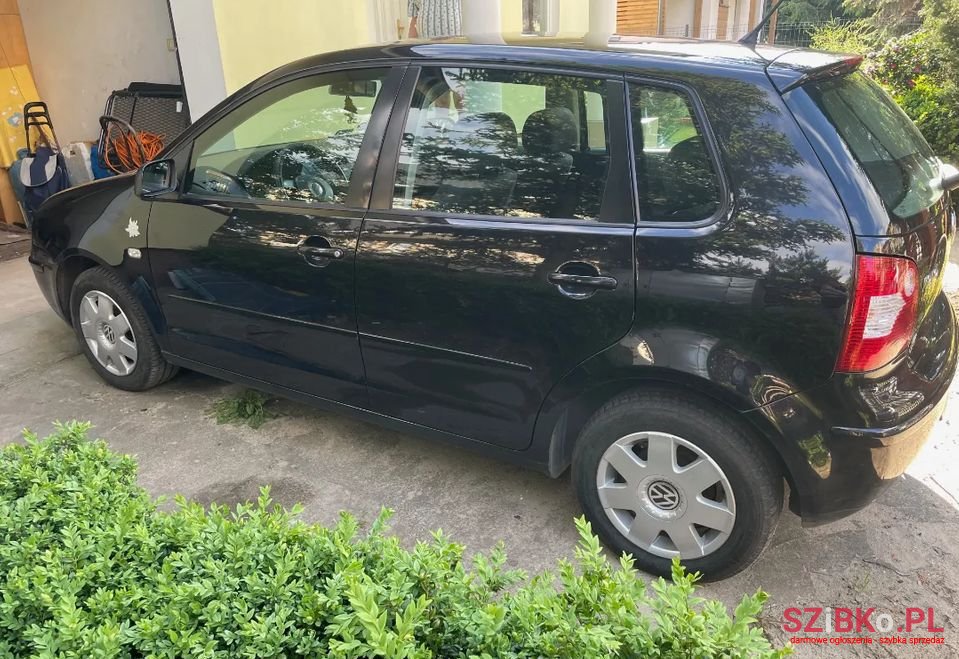 2005' Volkswagen Polo photo #4