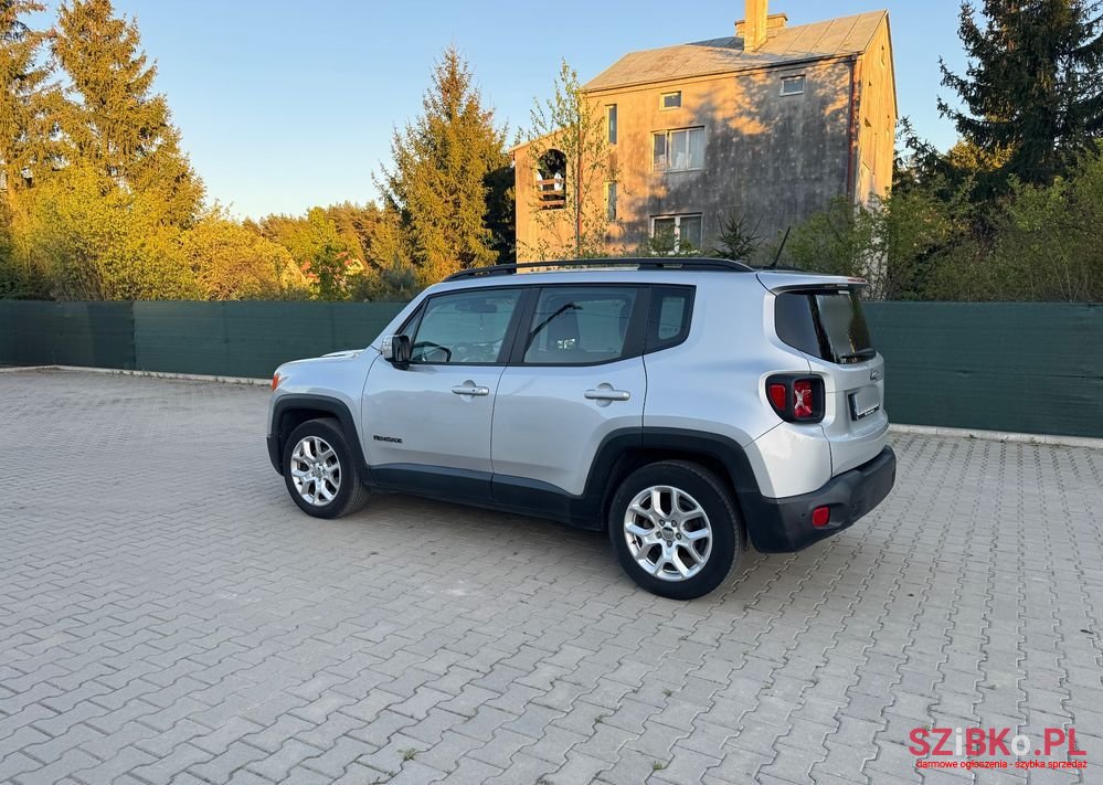 2016' Jeep Renegade photo #3