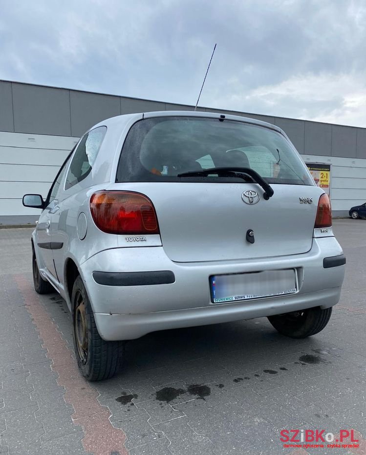 2004' Toyota Yaris 1.3 Blue photo #2