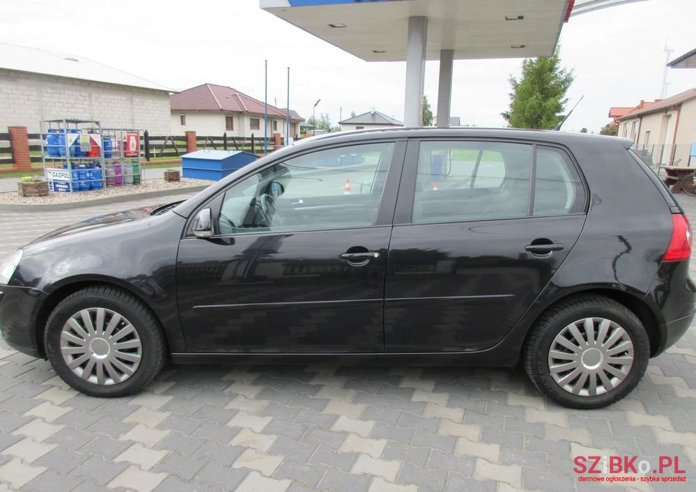 2006' Volkswagen Golf photo #3