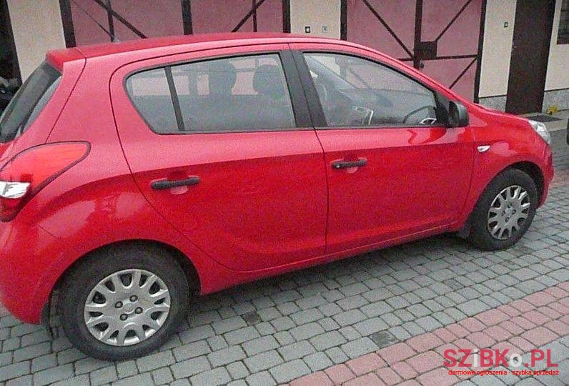 2010' Hyundai i20 photo #1