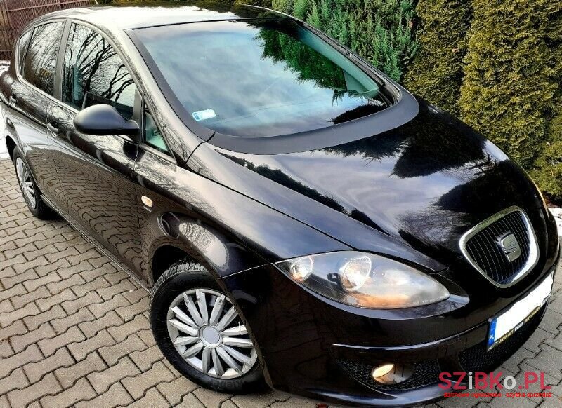 2009' SEAT Toledo photo #1