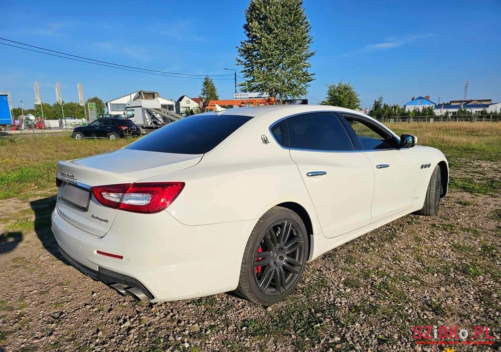 2017' Maserati Quattroporte S Q4 Gransport photo #5
