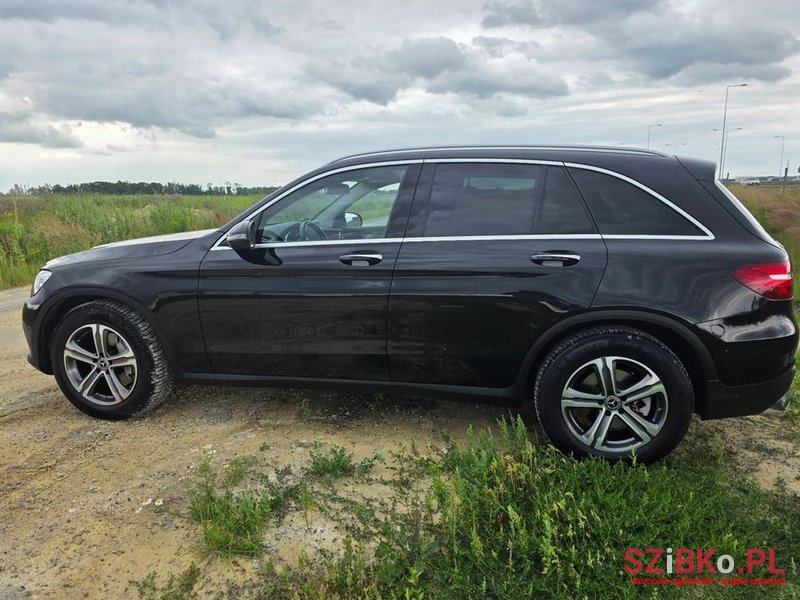 2018' Mercedes-Benz GLC 220 D 4-Matic photo #4