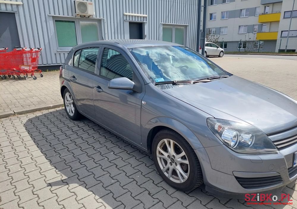 2005' Opel Astra 1.6 Elegance photo #1