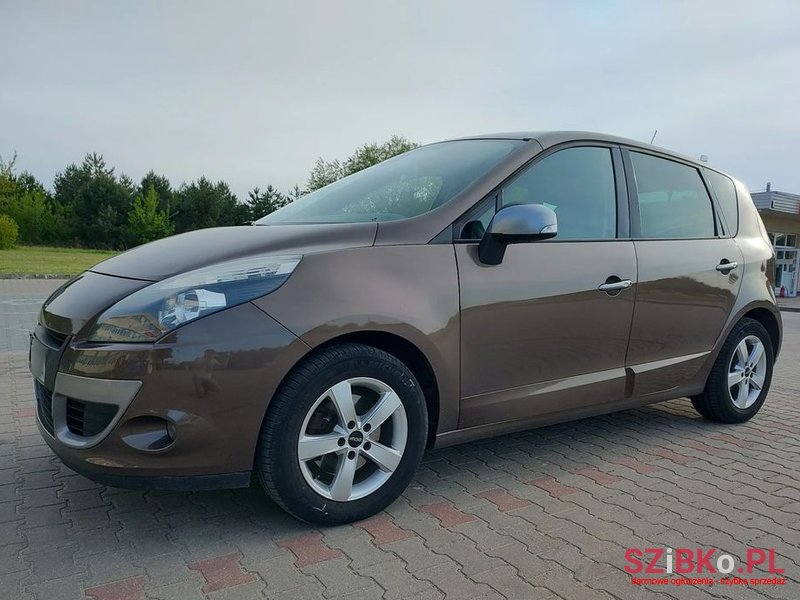 2010' Renault Scenic photo #3