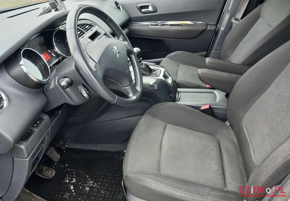 2009' Peugeot 5008 photo #5