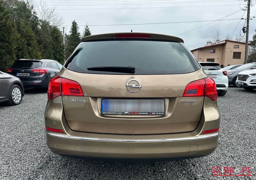 2013' Opel Astra photo #6