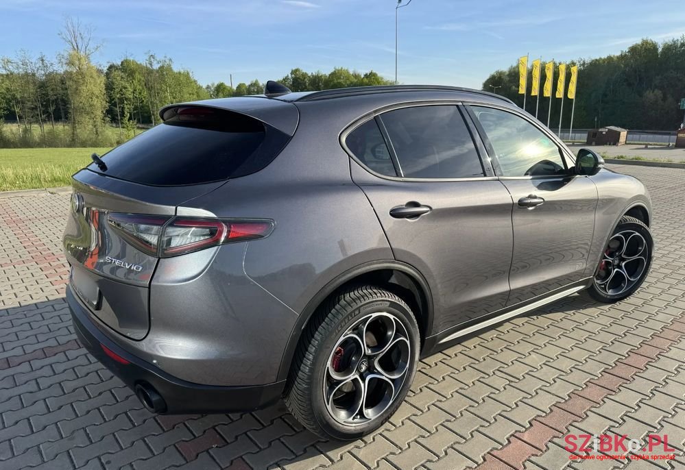 2023' Alfa Romeo Stelvio photo #4