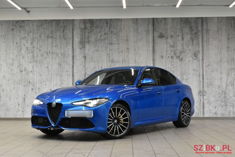 2021' Alfa Romeo Giulia photo #1
