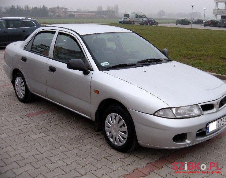 1997' Mitsubishi Carisma photo #2
