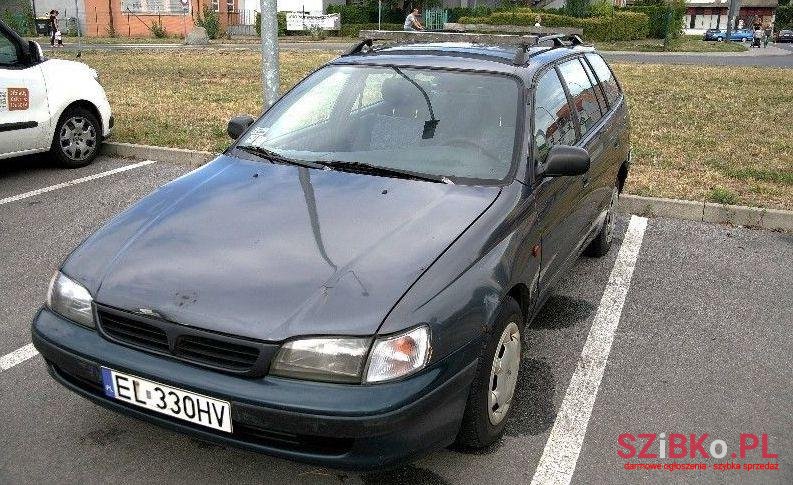 1998' Toyota Carina photo #1