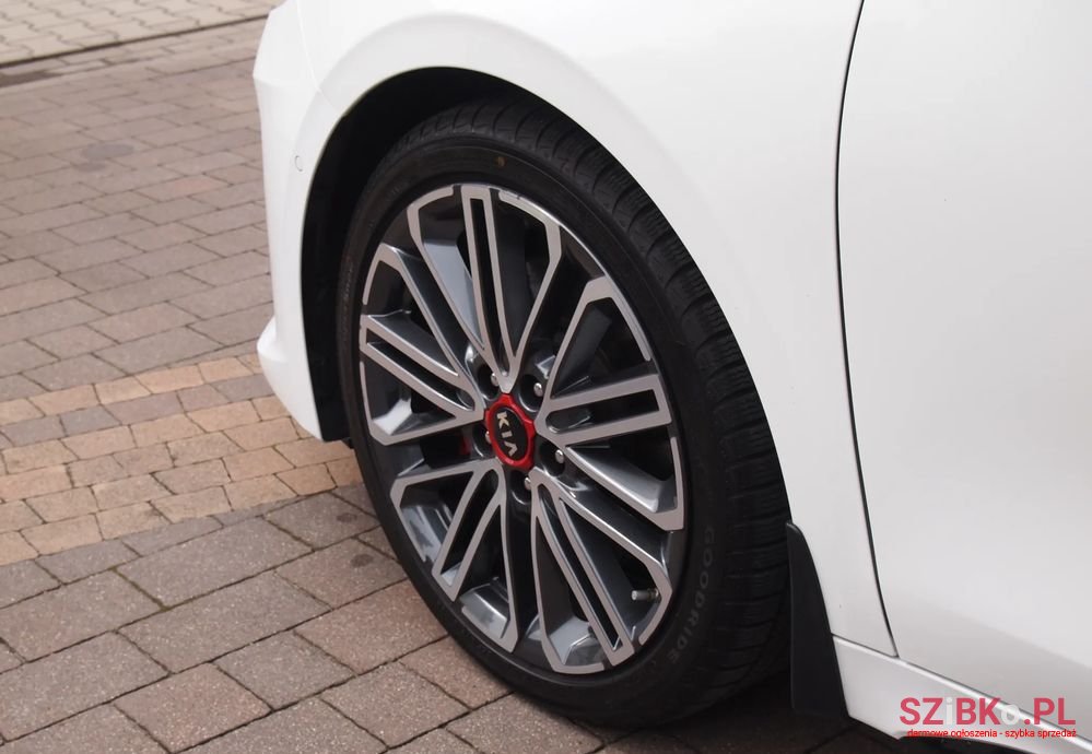 2019' Kia Proceed 1.6 T-Gdi Gt Dct photo #3