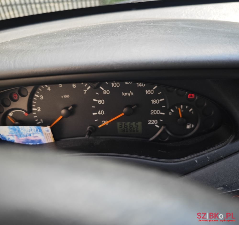 2004' Ford Focus 1.6 Fx Silver photo #5