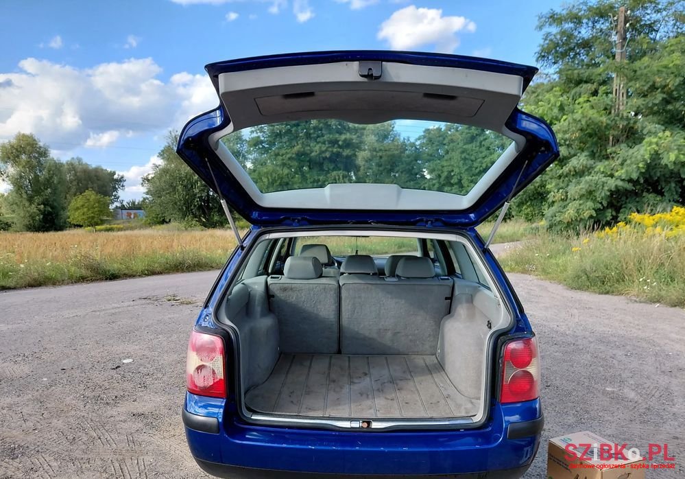 2001' Volkswagen Passat Variant photo #4