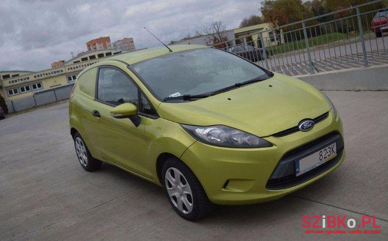 2011' Ford Fiesta photo #1