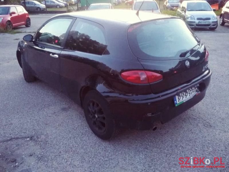 2002' Alfa Romeo 147 photo #3