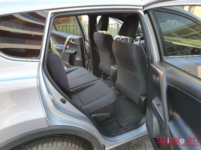2017' Toyota RAV4 photo #5