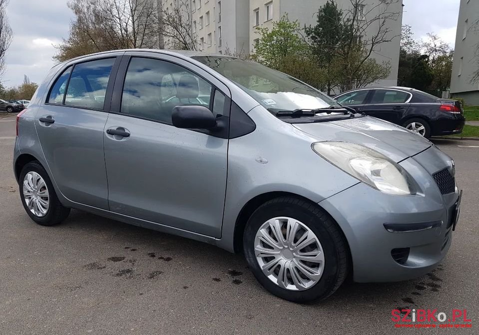 2007' Toyota Yaris photo #2