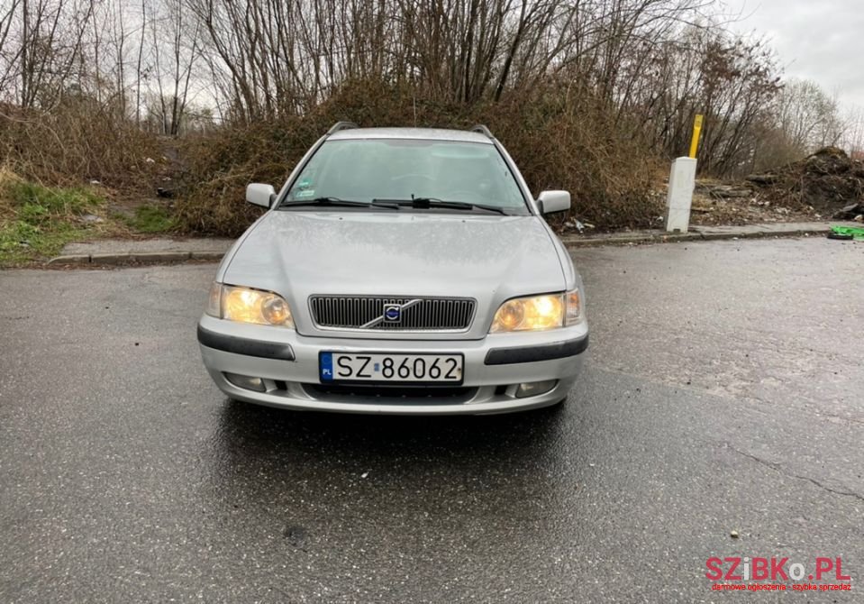 2001' Volvo V40 photo #5