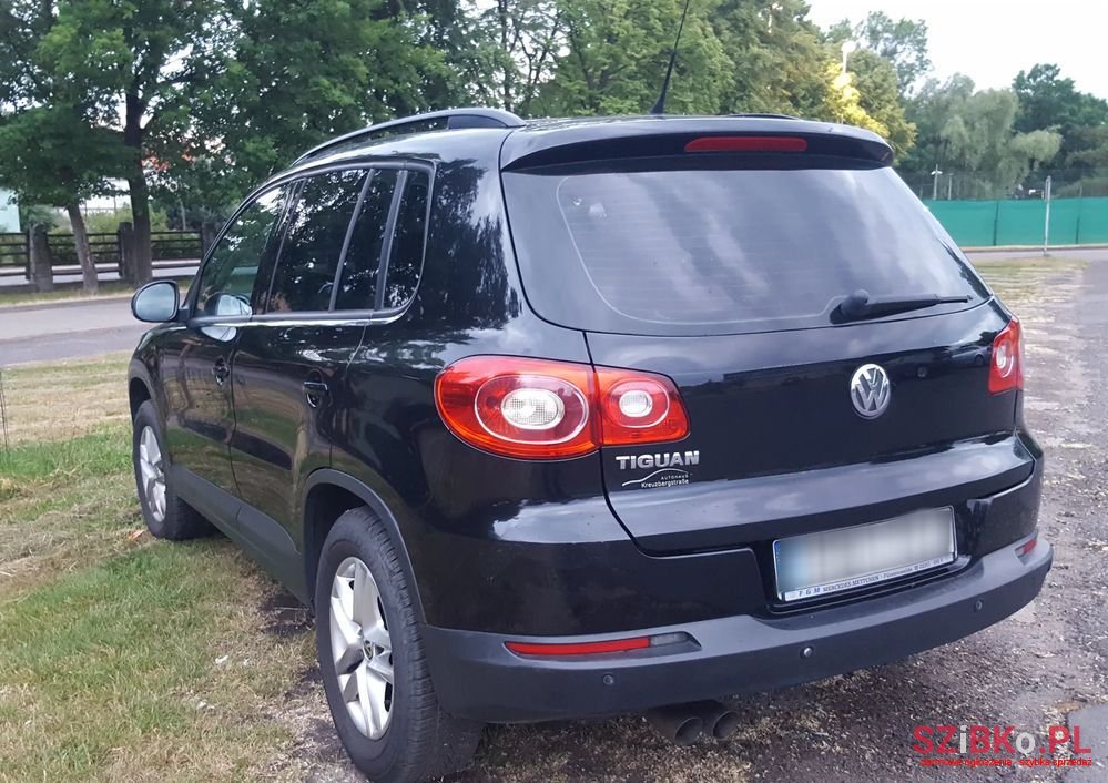 2010' Volkswagen Tiguan photo #3