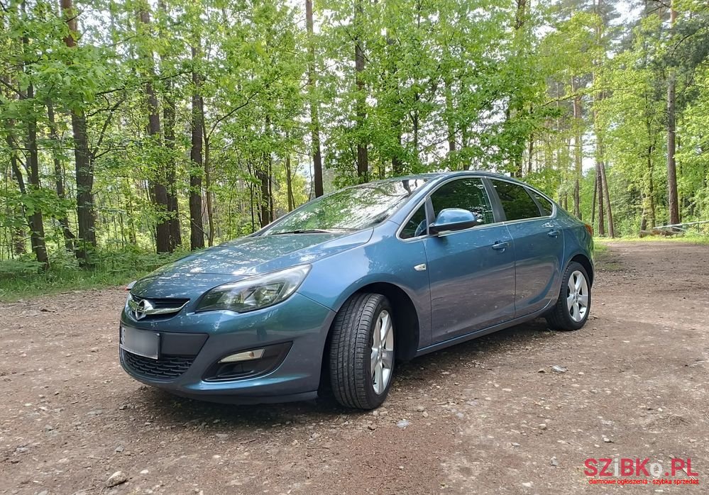 2017' Opel Astra photo #6