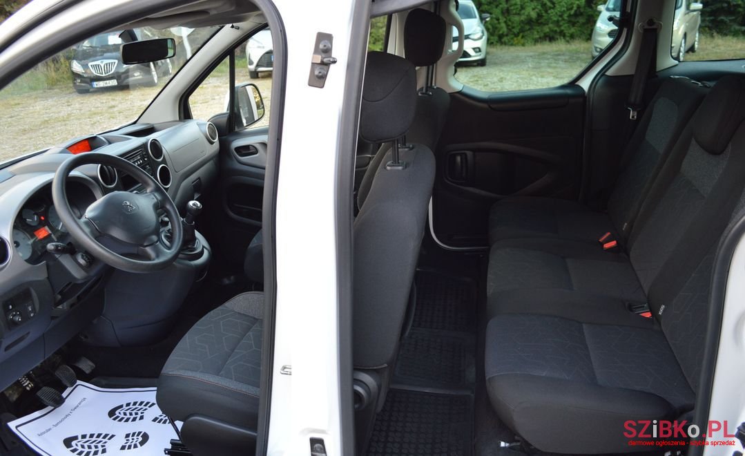 2017' Peugeot Partner photo #3