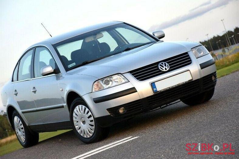 2002' Volkswagen Passat photo #2