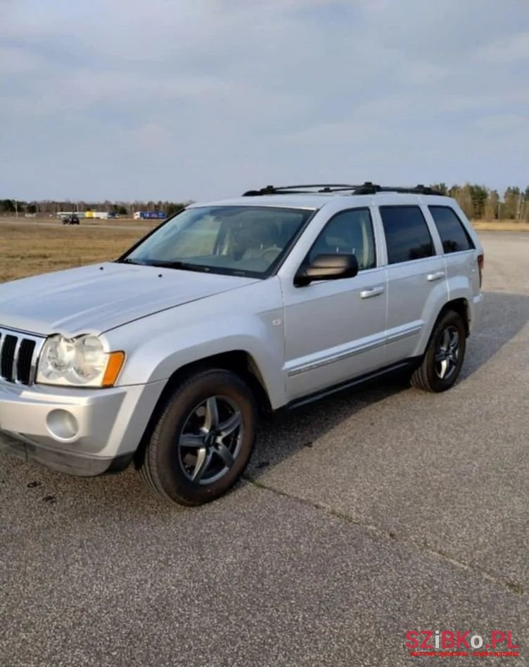 2005' Jeep Grand Cherokee photo #1