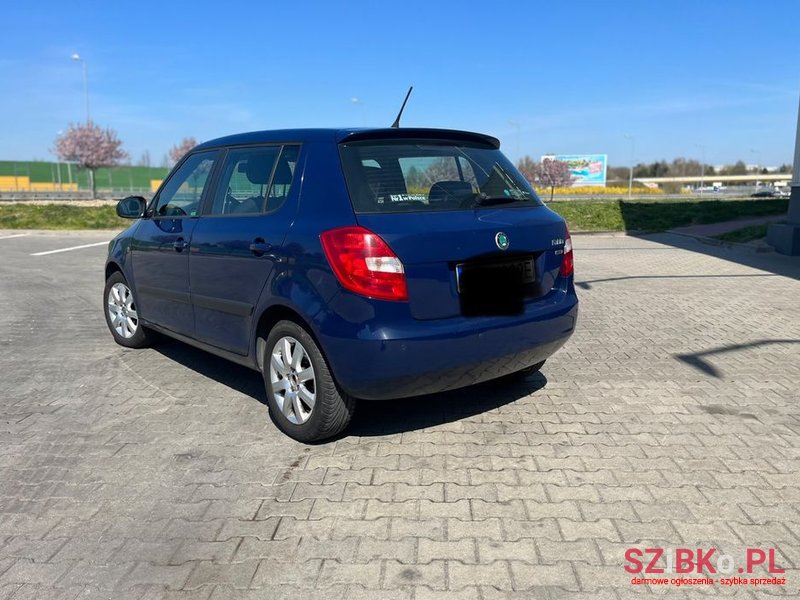 2011' Skoda Fabia 1.2 Tsi Ambition photo #4