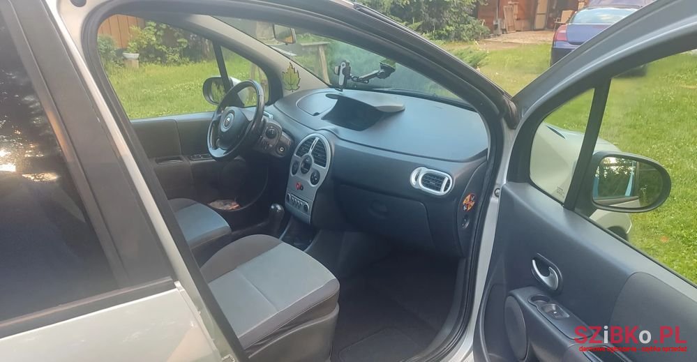 2010' Renault Modus photo #4